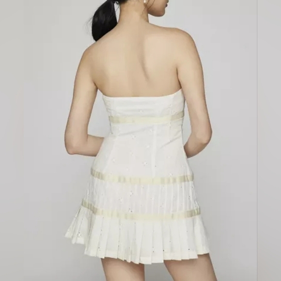 Kimchi Blue Women's White Violetta Eyelet Strapless Mini Dress LARGE - Picture 5 of 10